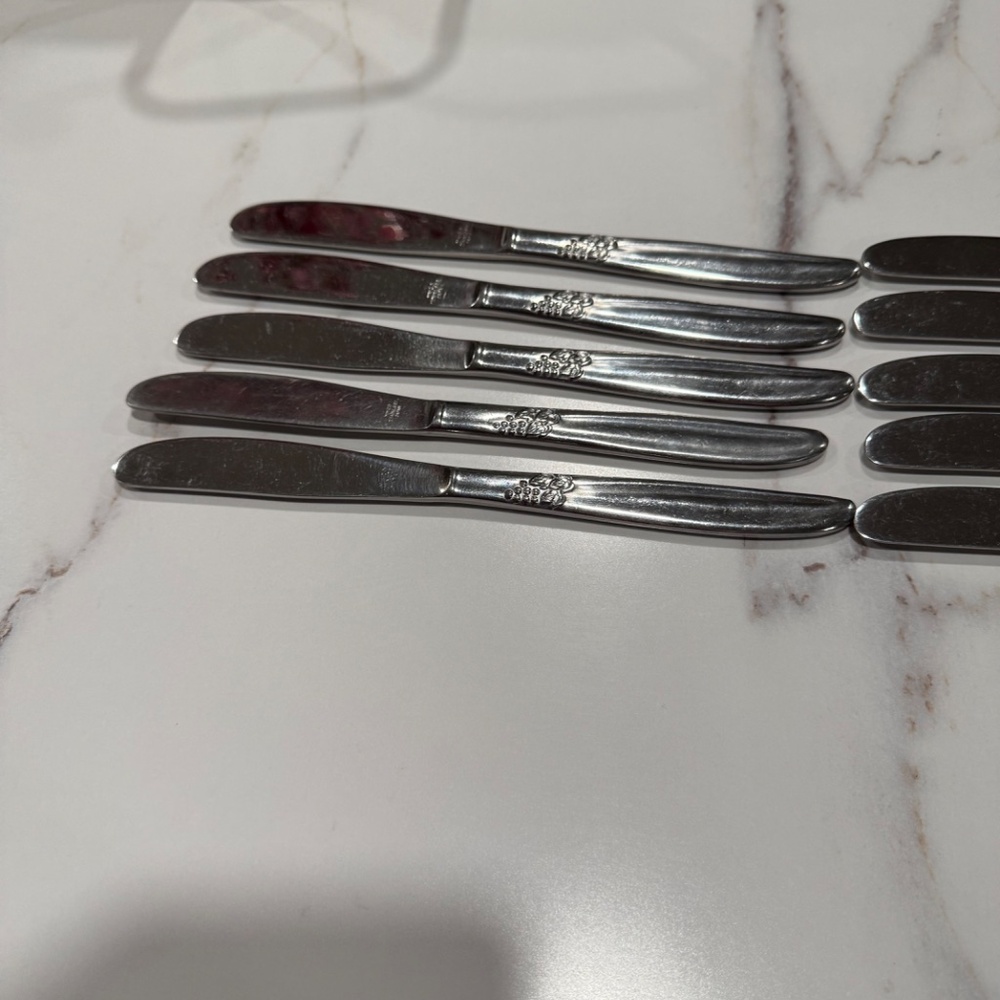 10 Piece Montgomery Ward MWCO Grape Stainless Steel Flatware - Picture 7 of 8